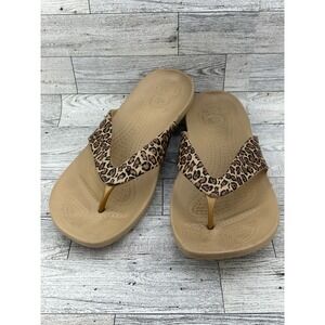Crocs Women's Tan Leopard Print Thong Flip Flop Sandals Size W10‎